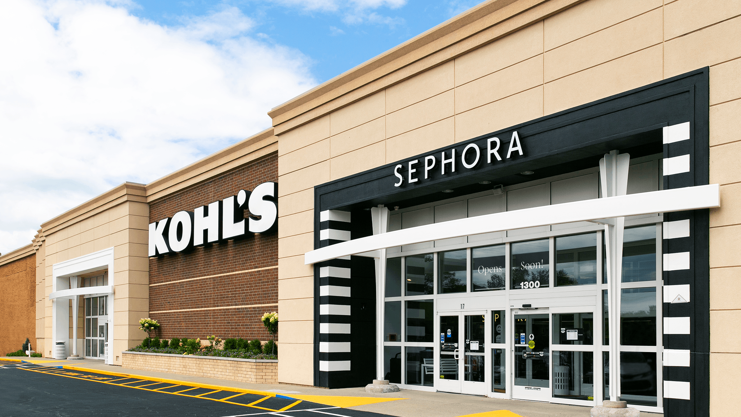 A Kohl's department store with an adjoining Sephora outlet